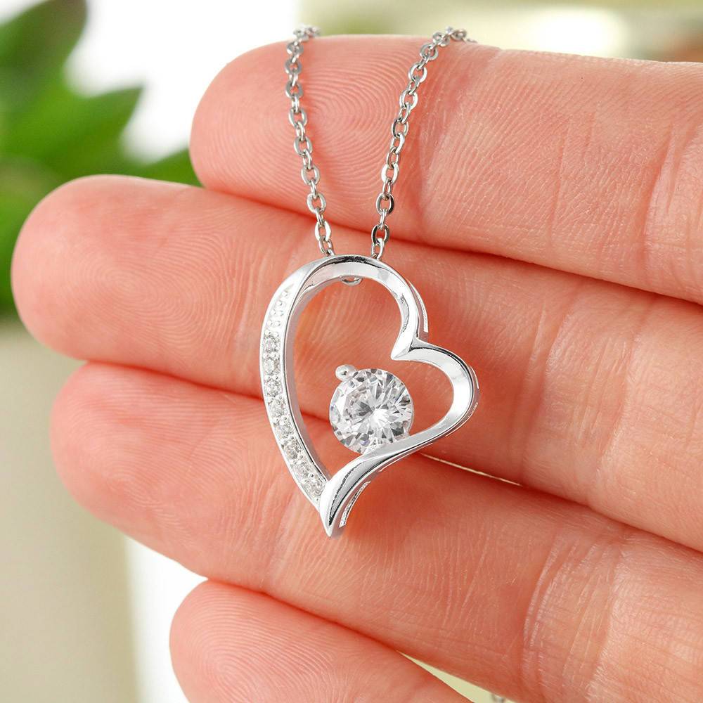 ZELQUAR™ Forever Love Necklace – A Timeless Symbol of Endless Love