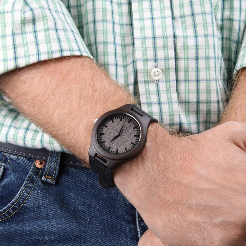 ZELQUAR™ Heritage Sandalwood Wooden Watch – Personalized Luxury Timepiece