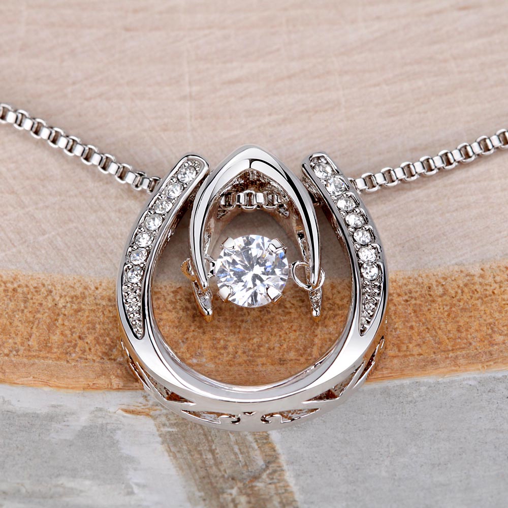 ZELQUAR™ Lucky In Love Necklace – A Timeless Gift of Love