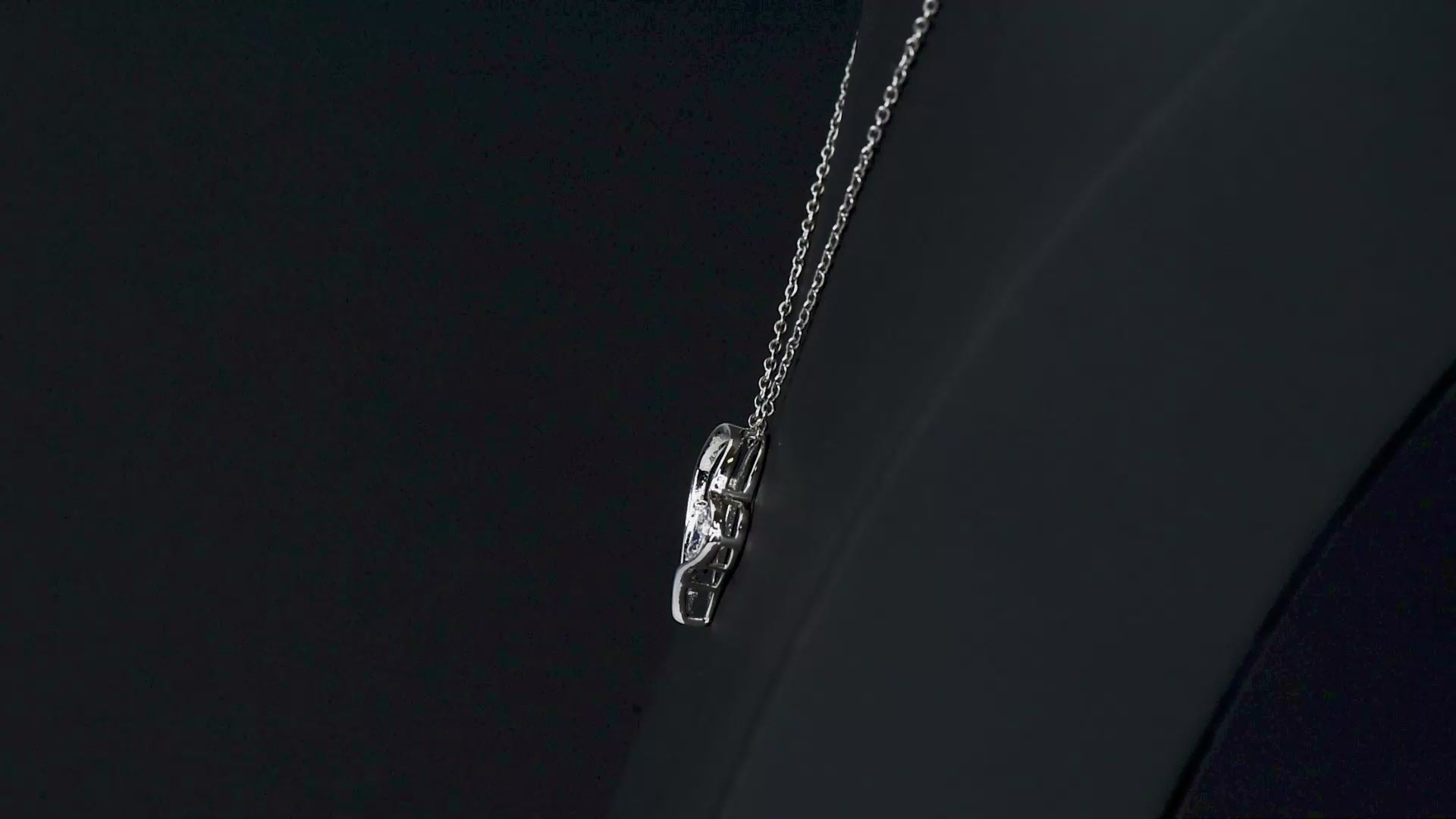 ZELQUAR™ Forever Love Necklace – A Timeless Symbol of Endless Love