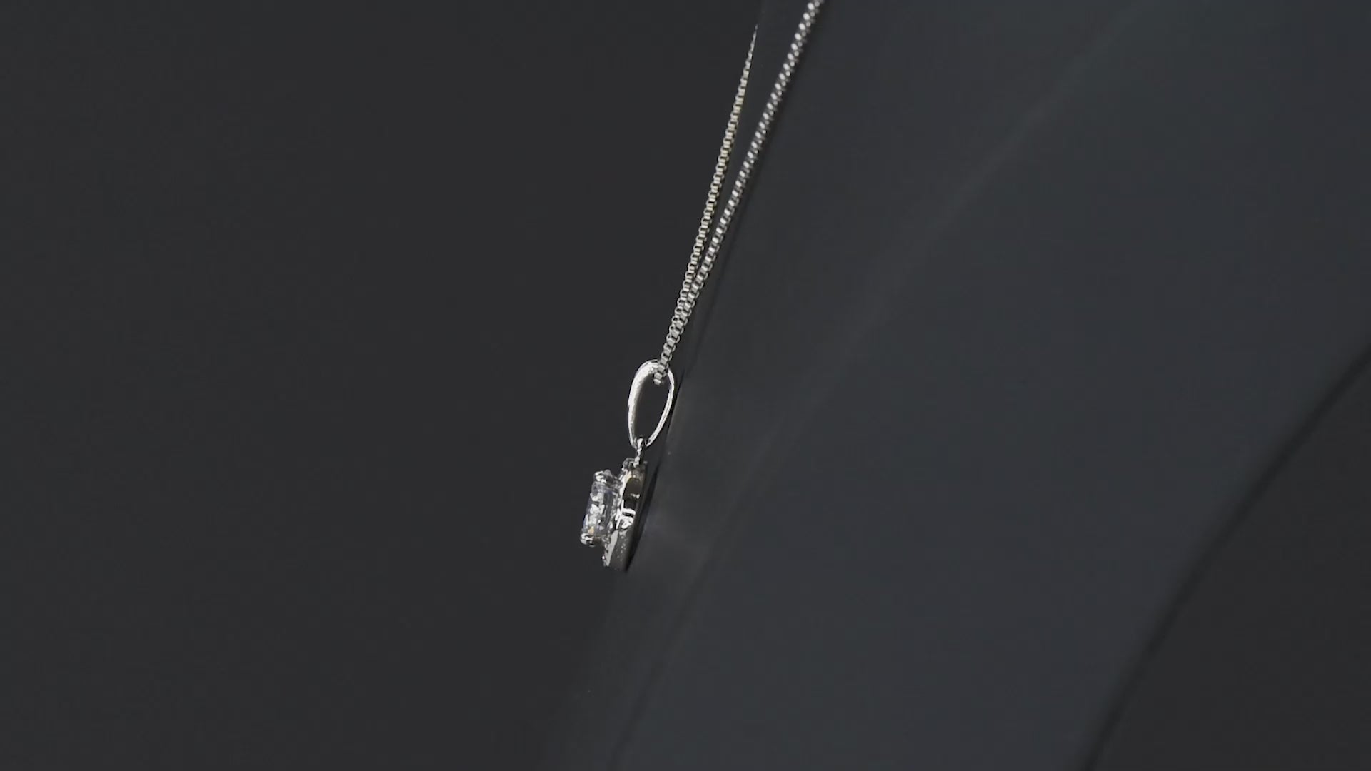 ZELQUAR™ Eternal Hope Necklace – A Timeless Symbol of Strength & Hope